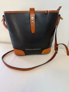 Dooney & Bourke Black Pebbled Leather Bucket Bag Claremont Collection Medium
